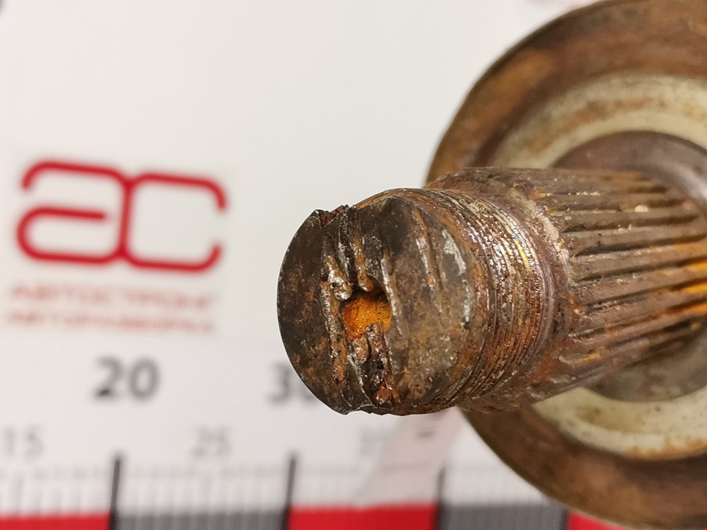 Полуось (привод, приводной вал) задняя левая LAND ROVER Range Rover 2002-2012