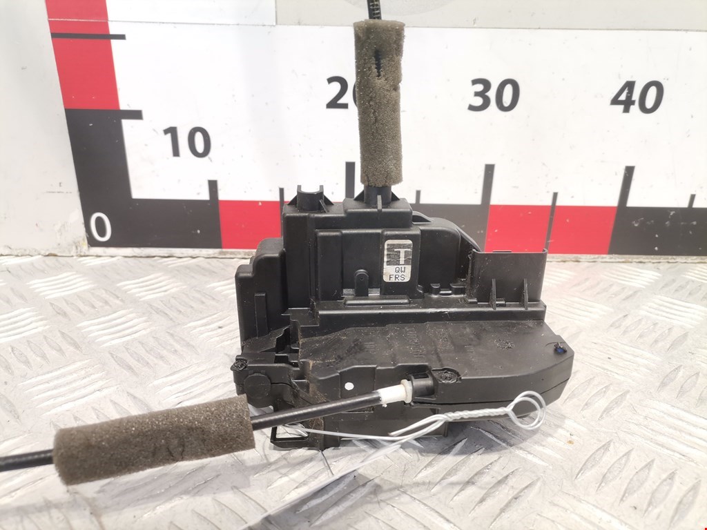 Замок двери передней правой NISSAN Navara III D40 2005-2015