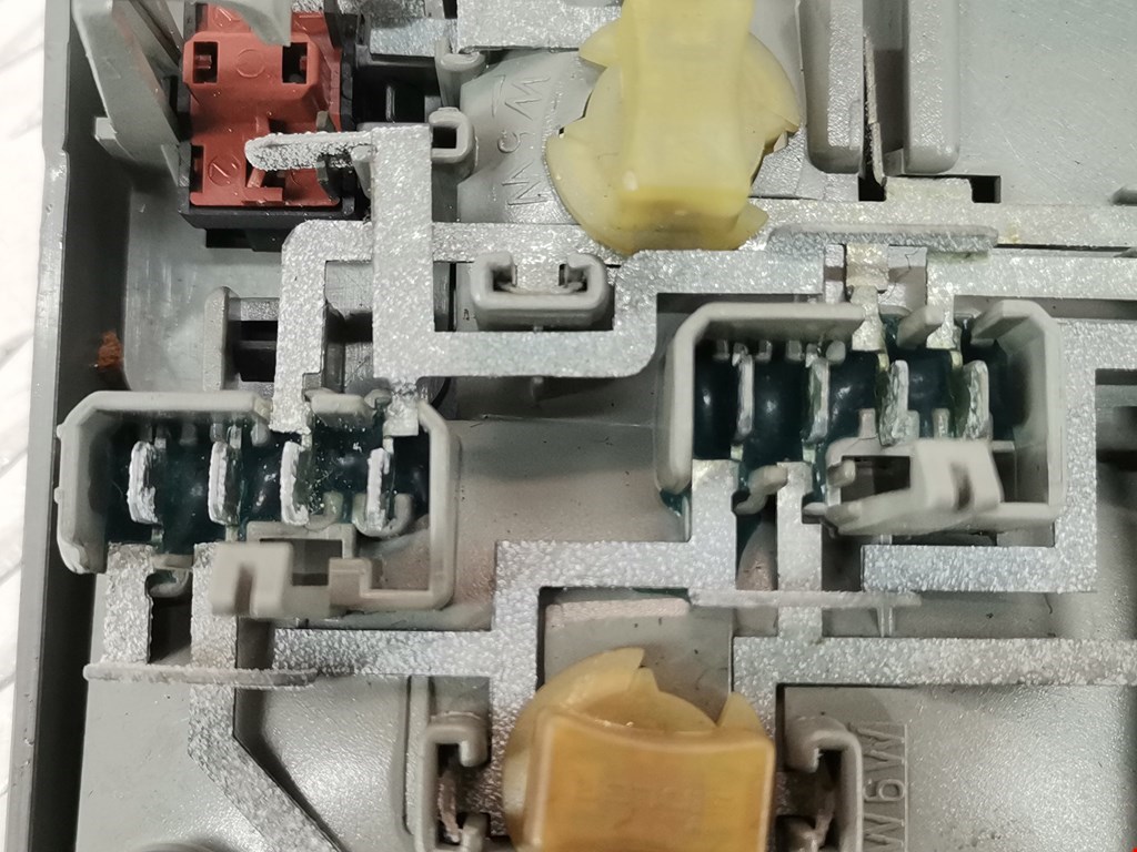 Плафон салонный (салона фонарь) PEUGEOT 605 1989-1999