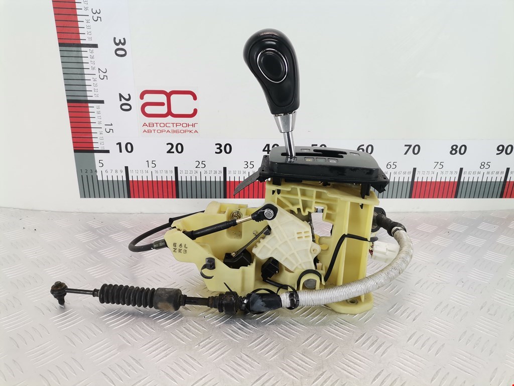 Кулиса (селектор) АКПП/МКПП в салоне KIA Opirus 2003-2010