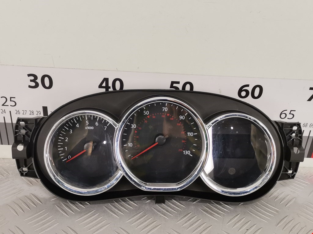 Панель приборов (щиток) DACIA Sandero 2013-2020