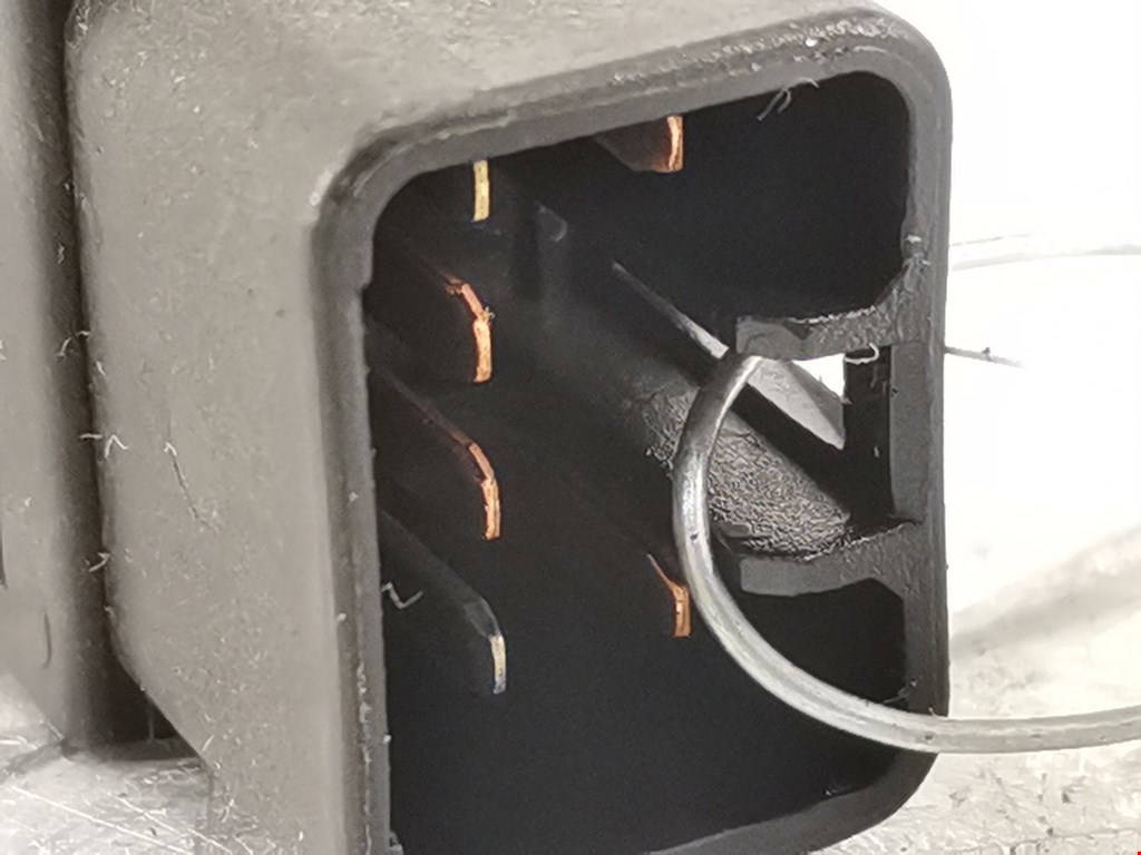 Кнопка антипробуксовочной системы KIA Opirus 2003-2010