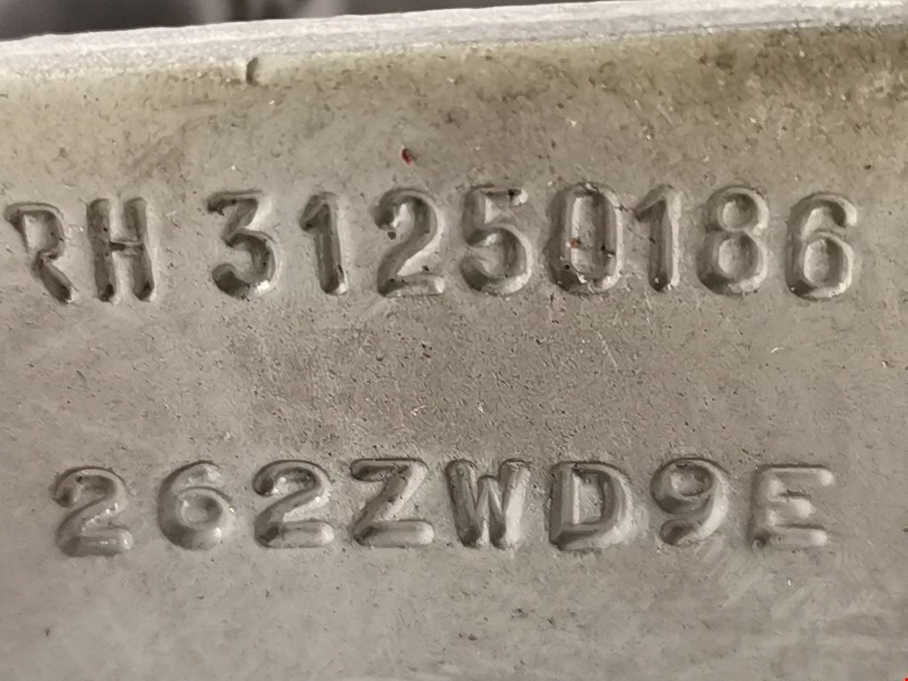 Петля капота левая/правая VOLVO XC70 II 2007-2016