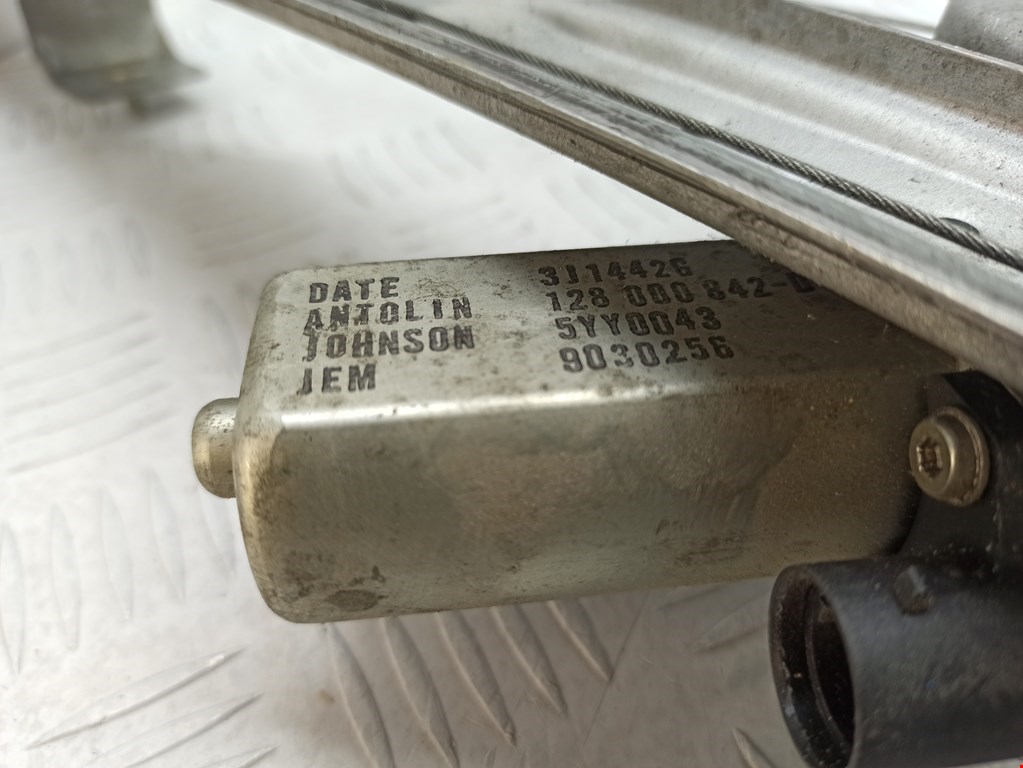 Стеклоподъемник передний правый RENAULT Sandero 2009-2014