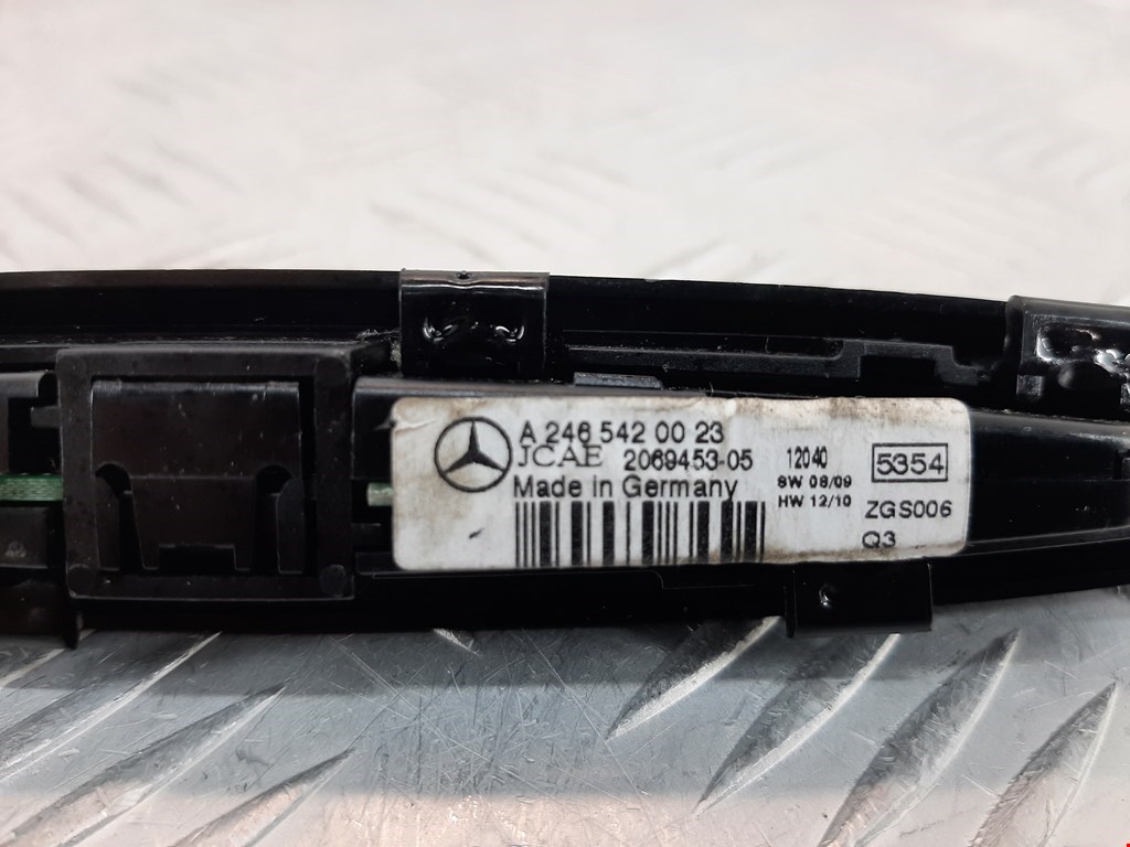 Дисплей информационный (компьютера) MERCEDES-BENZ CLC-Class CL203 2008-2011