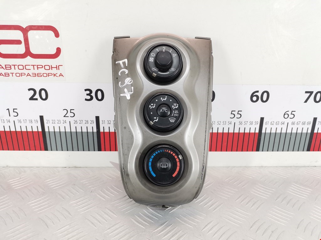 Блок управления климат-контроля Toyota Yaris 2 (2005-2011)