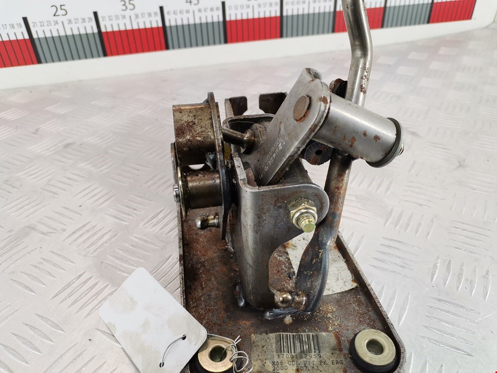 Кулиса (селектор) АКПП/МКПП в салоне RENAULT Laguna 1993-2000