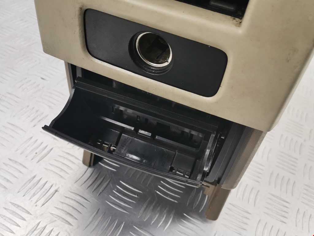 Подлокотник в салон VOLVO S80 II 2006-2016