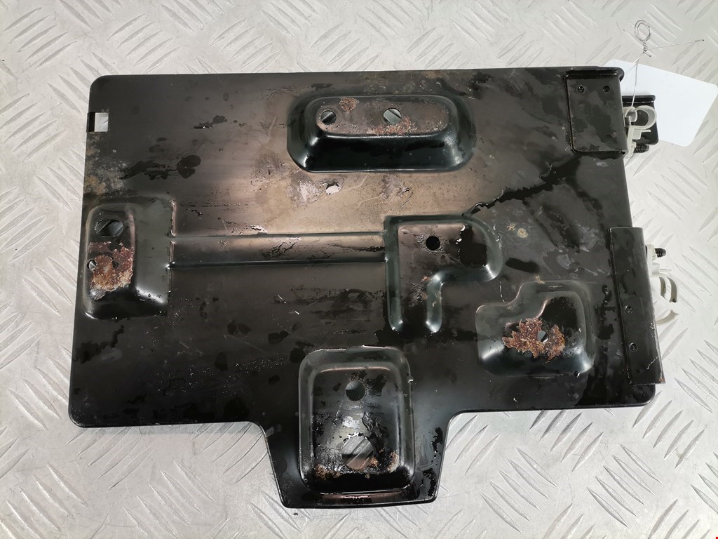 Крепление АКБ (корпус/подставка) KIA Opirus 2003-2010