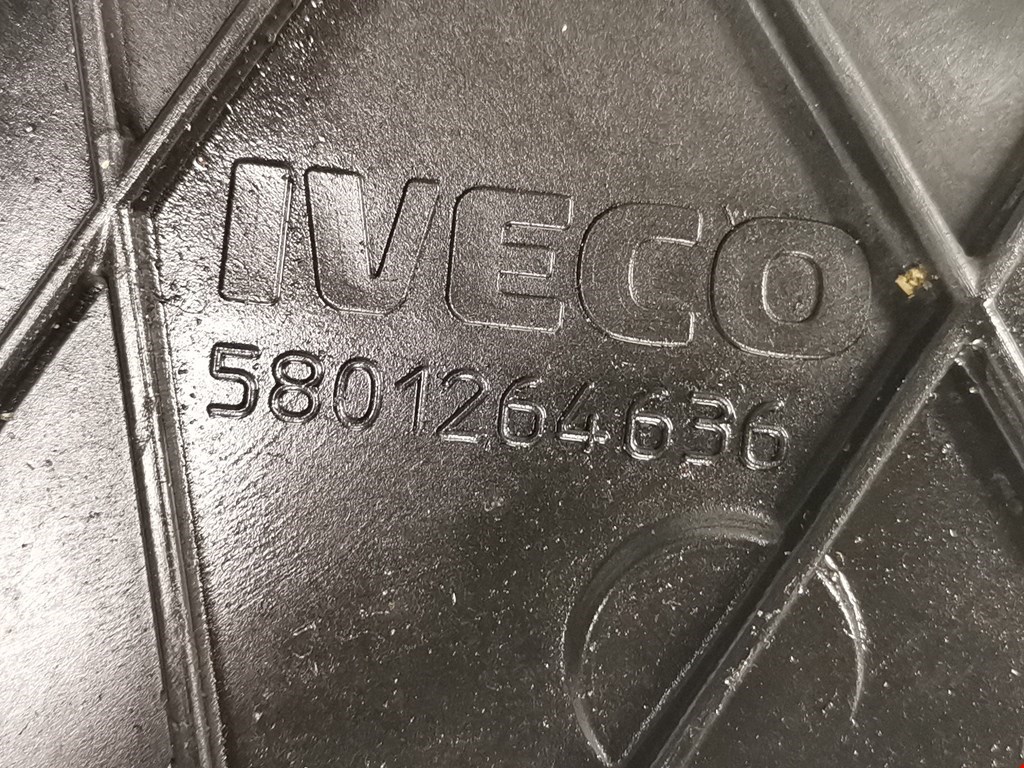 Диффузор (кожух) вентилятора IVECO Daily V 2011-2014