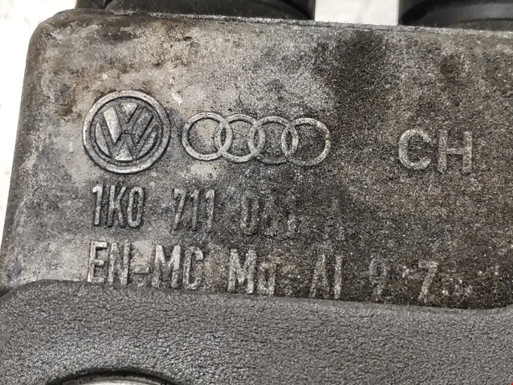 Кулиса (селектор) АКПП/МКПП в салоне SKODA Octavia A5 1Z- 2004-2013