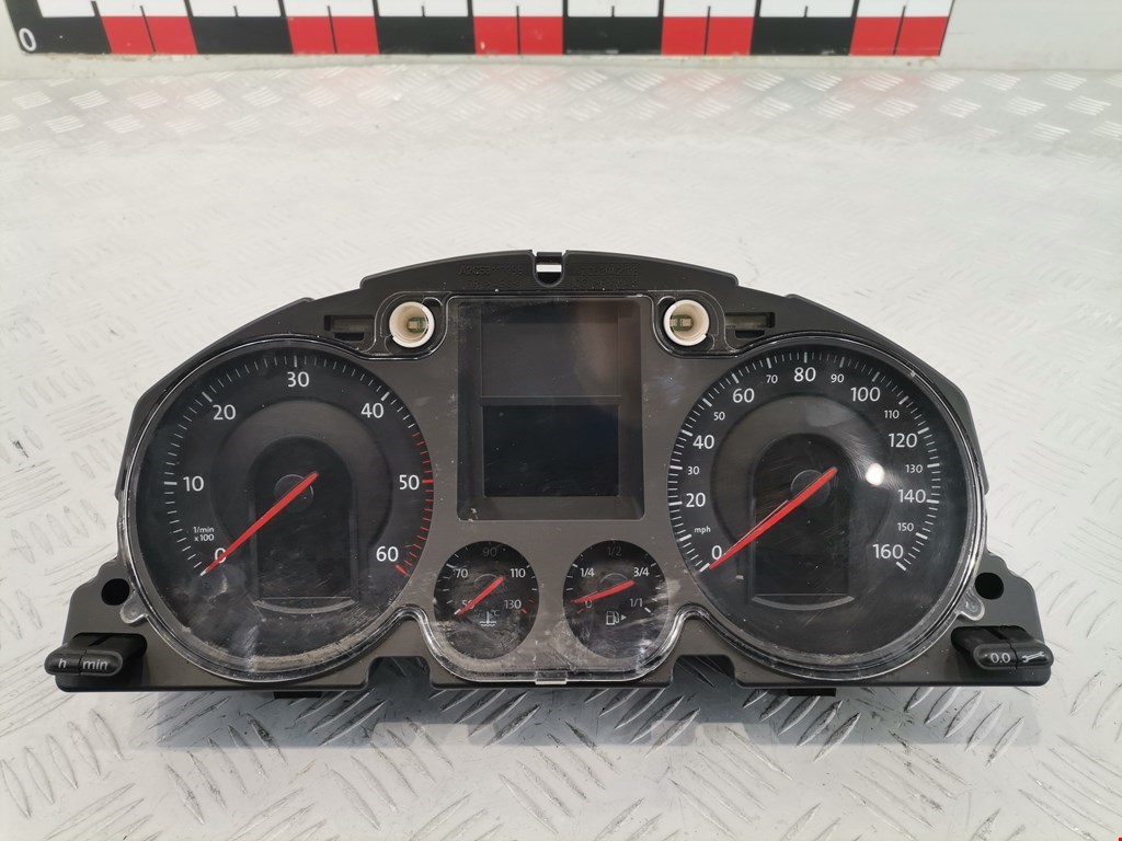 Панель приборов (щиток) VOLKSWAGEN Passat B6 2005-2011
