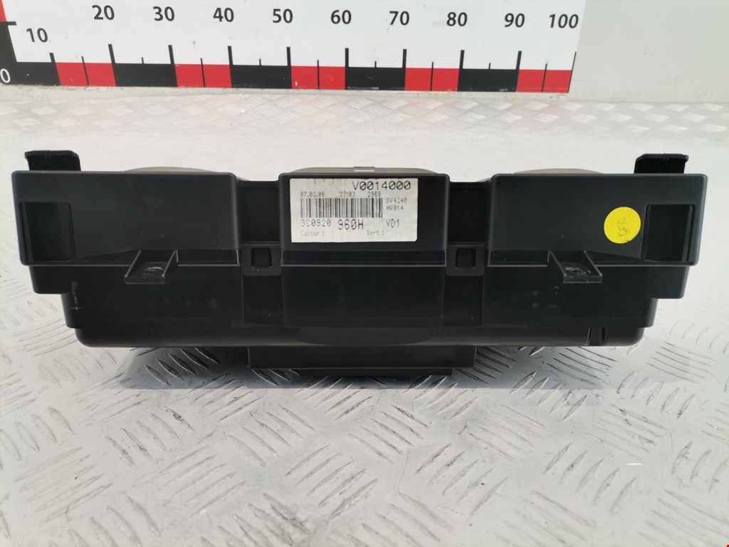 Панель приборов (щиток) VOLKSWAGEN Passat B6 2005-2011