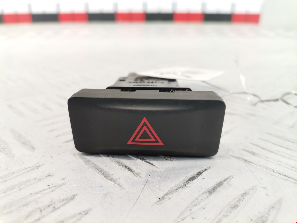 Кнопка аварийной сигнализации (аварийки) NISSAN X-Trail T31 2007-2015