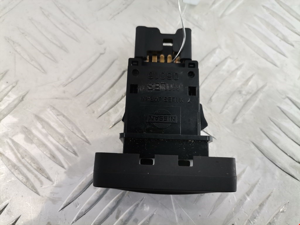 Кнопка аварийной сигнализации (аварийки) NISSAN X-Trail T31 2007-2015