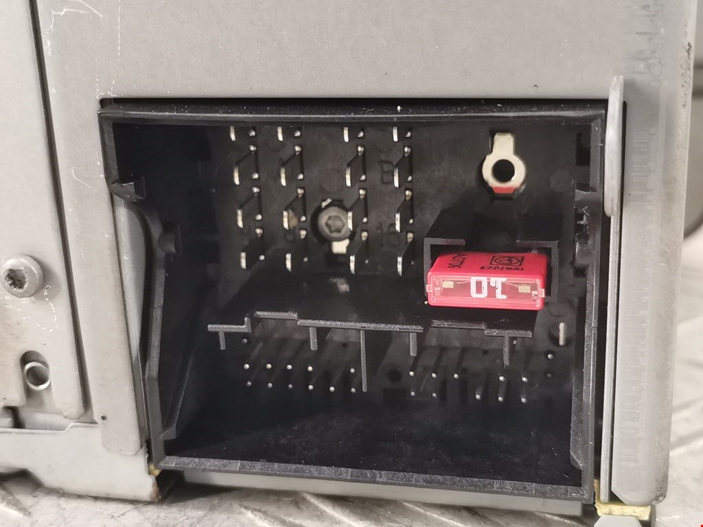 Магнитола VOLKSWAGEN Passat B6 2005-2011