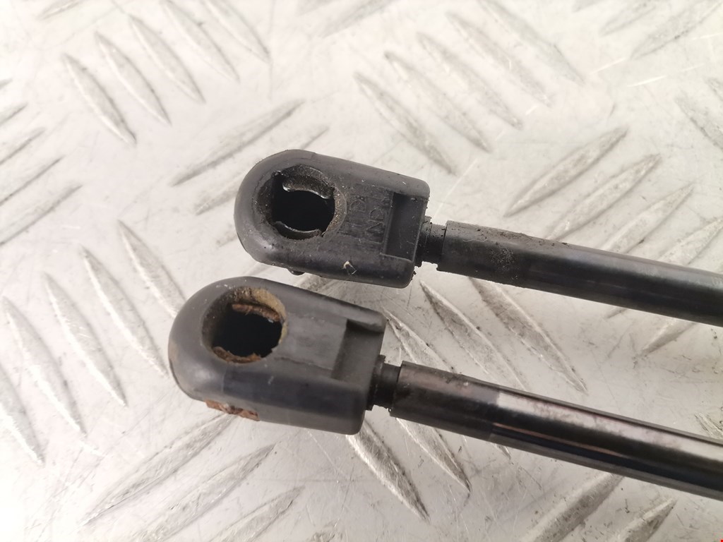 Амортизатор капота левый=правый BMW Z3 E36 1996-2002