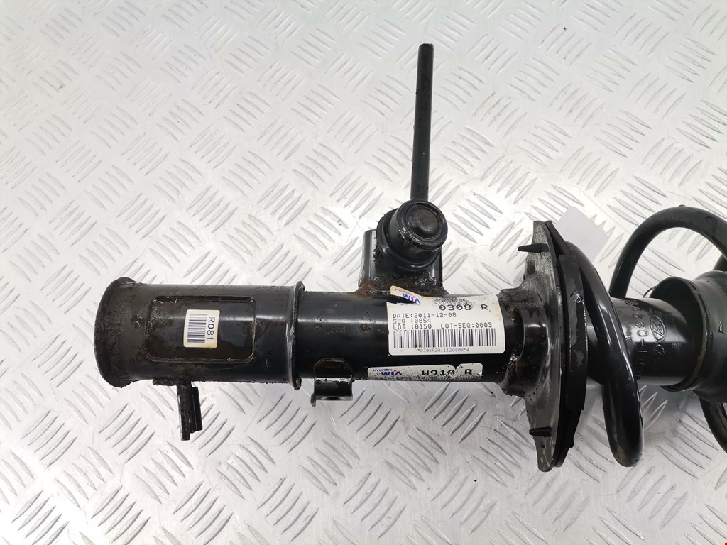 Амортизатор передний левый KIA Rio III 2011-2017