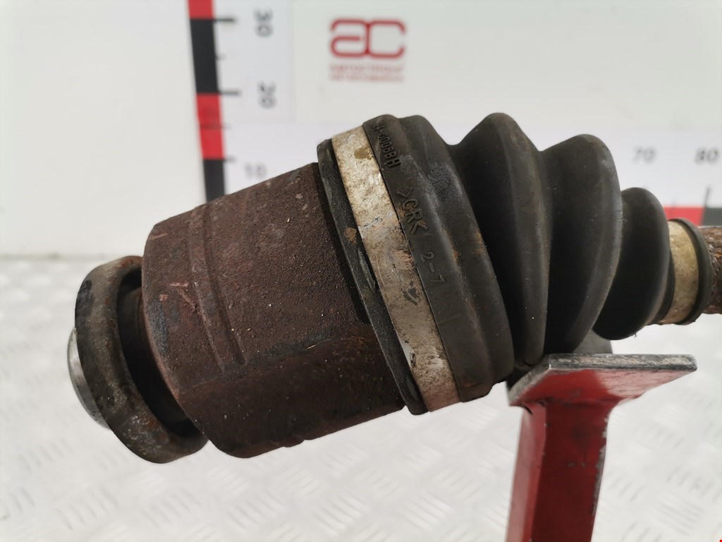 Полуось (привод, приводной вал) передняя правая KIA Sportage II 2004-2010