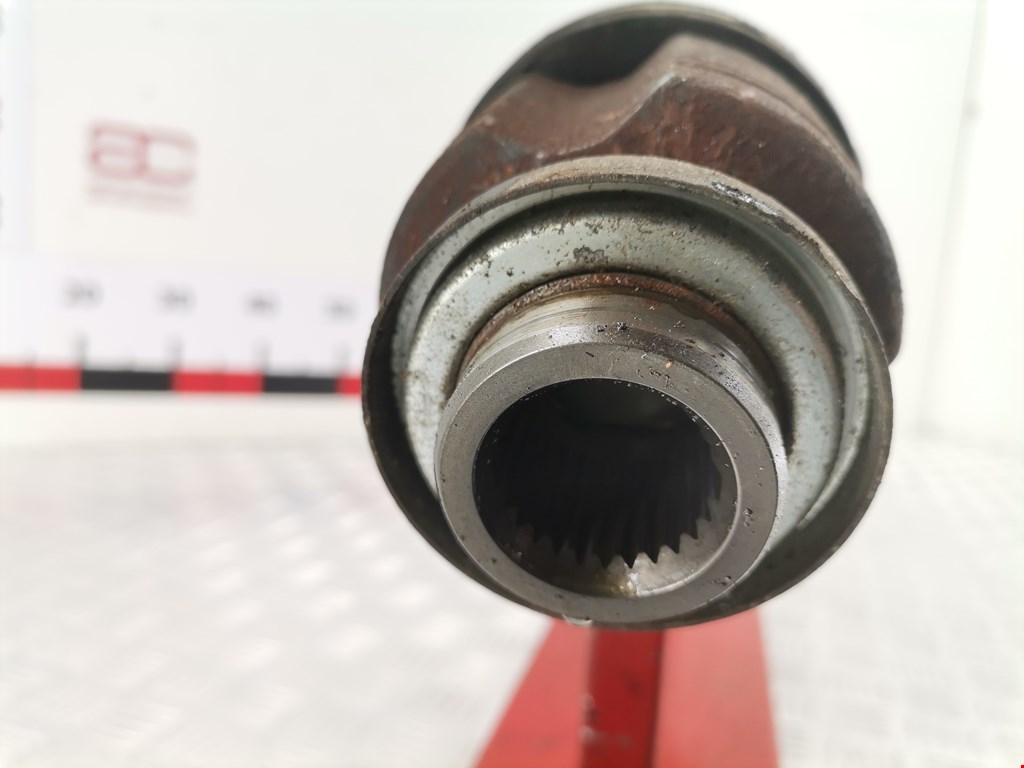 Полуось (привод, приводной вал) передняя правая KIA Sportage II 2004-2010