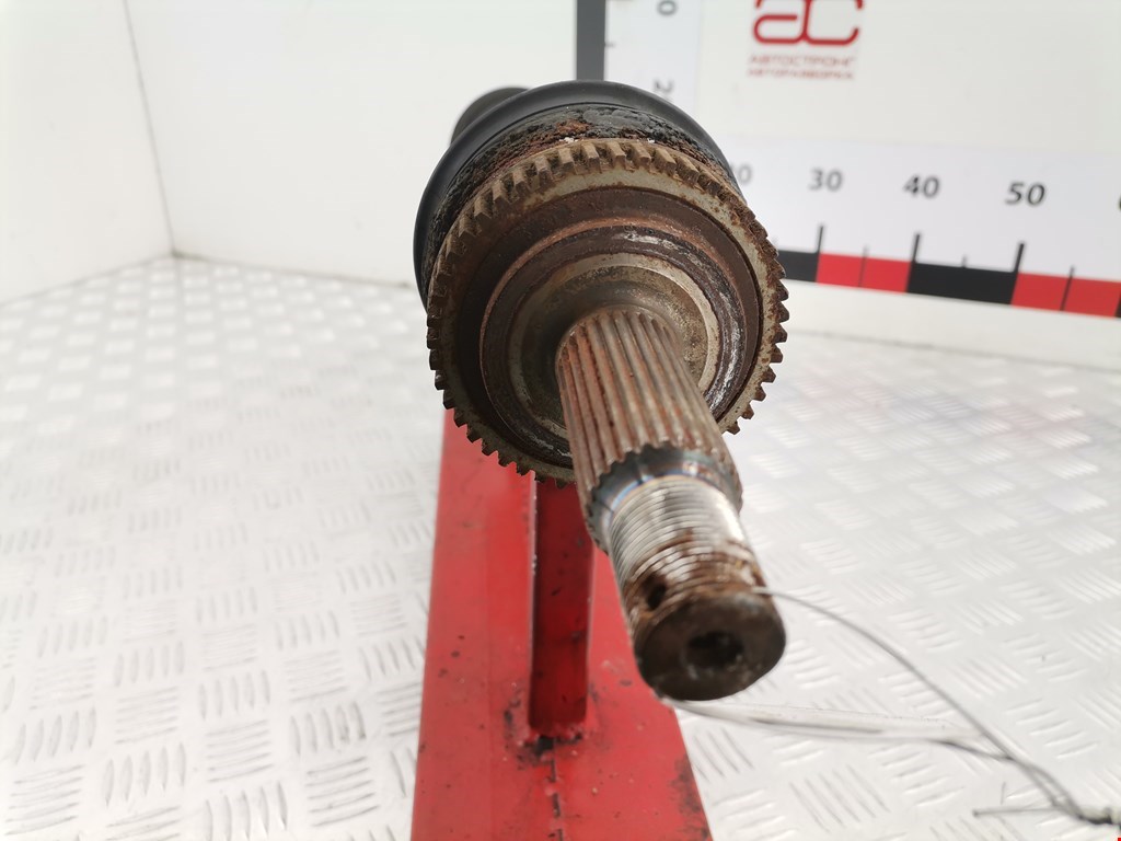 Полуось (привод, приводной вал) передняя правая KIA Sportage II 2004-2010