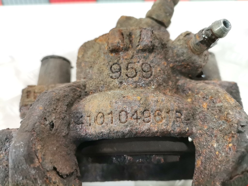 Суппорт передний правый DACIA Sandero 2013-2020