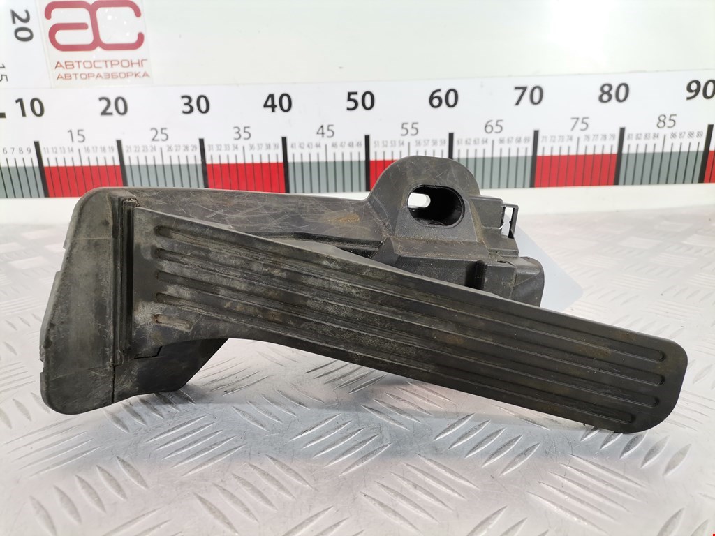 Педаль газа VOLKSWAGEN Passat B6 2005-2011