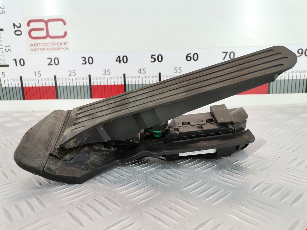 Педаль газа VOLKSWAGEN Passat B6 2005-2011