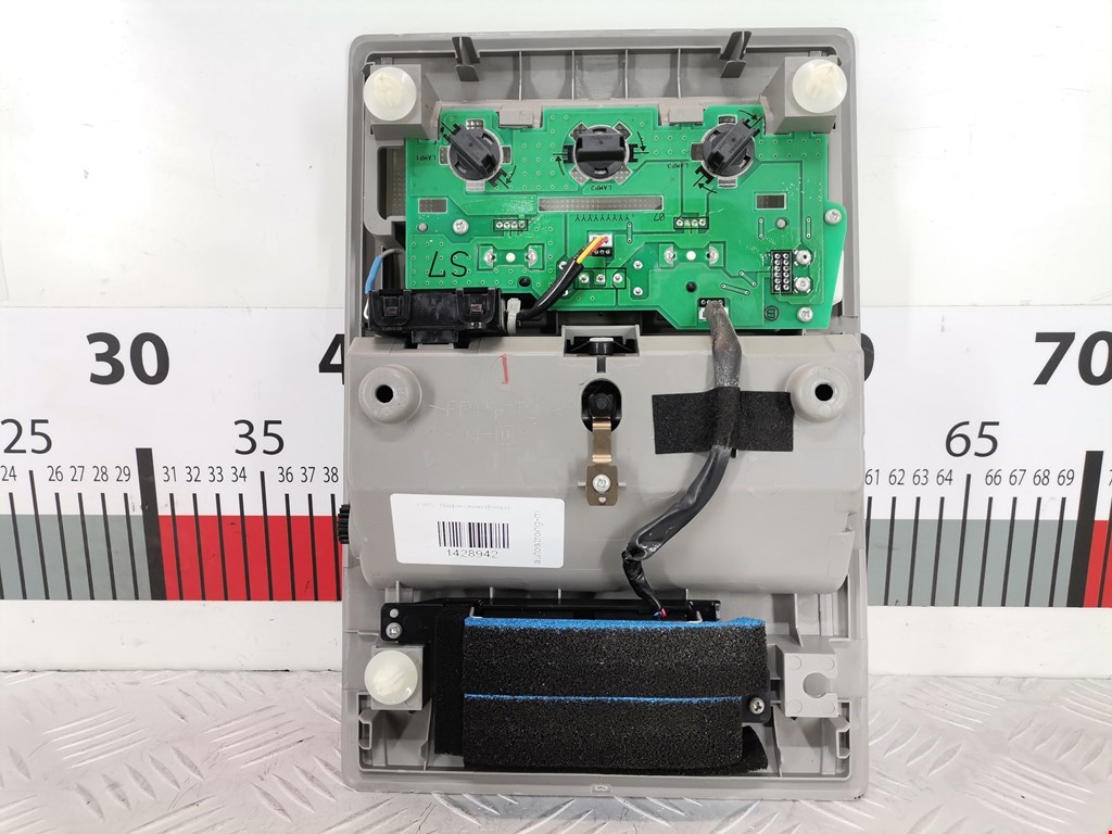 Плафон салонный (салона фонарь) TOYOTA Prius II XW20 2003-2012