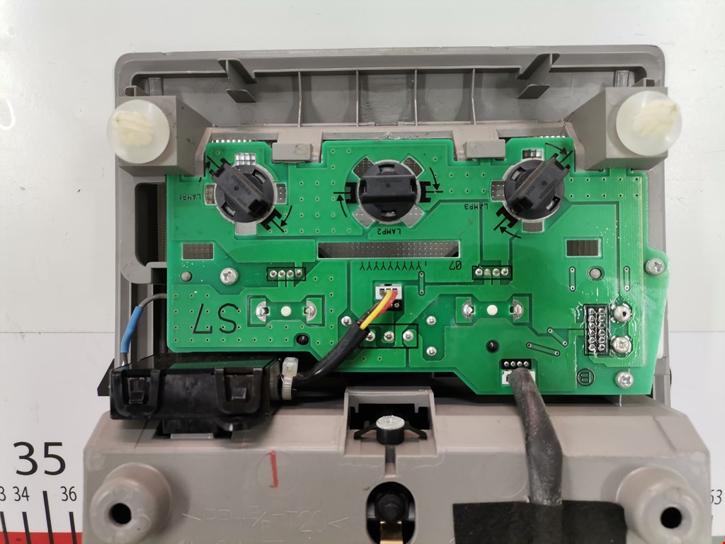 Плафон салонный (салона фонарь) TOYOTA Prius II XW20 2003-2012