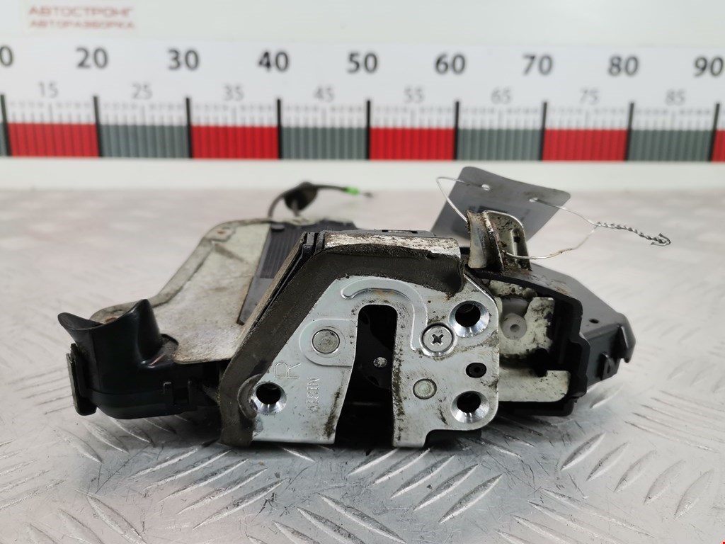 Замок двери передней правой SUZUKI Grand Vitara 2005-2015