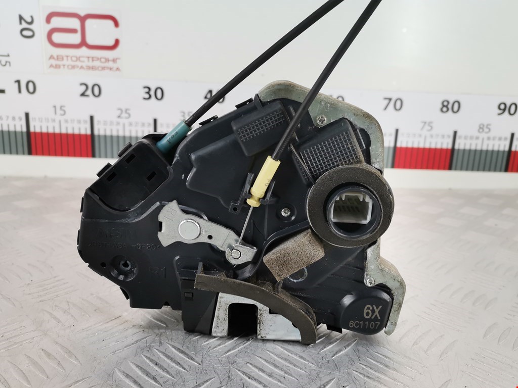 Замок двери передней правой SUZUKI Grand Vitara 2005-2015