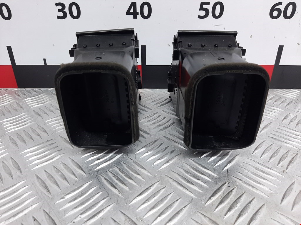 Дефлектор воздушный TOYOTA Prius II XW20 2003-2012