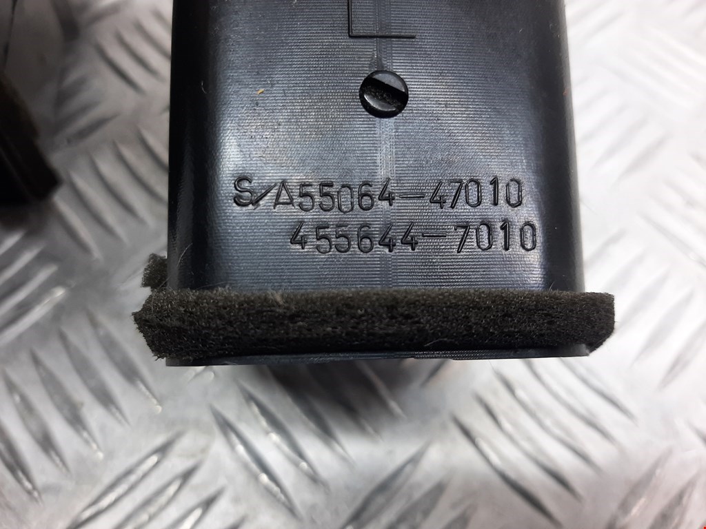 Дефлектор воздушный TOYOTA Prius II XW20 2003-2012