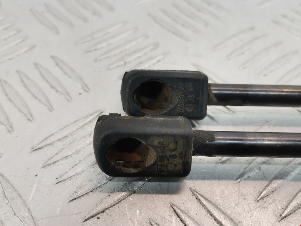 Амортизатор крышки (двери) багажника AUDI A4 B5 1995-2001