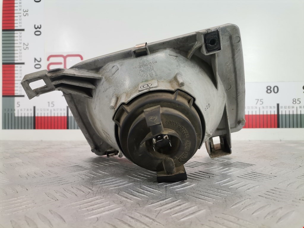 Фара правая NISSAN Pick-up D22 1996-2007