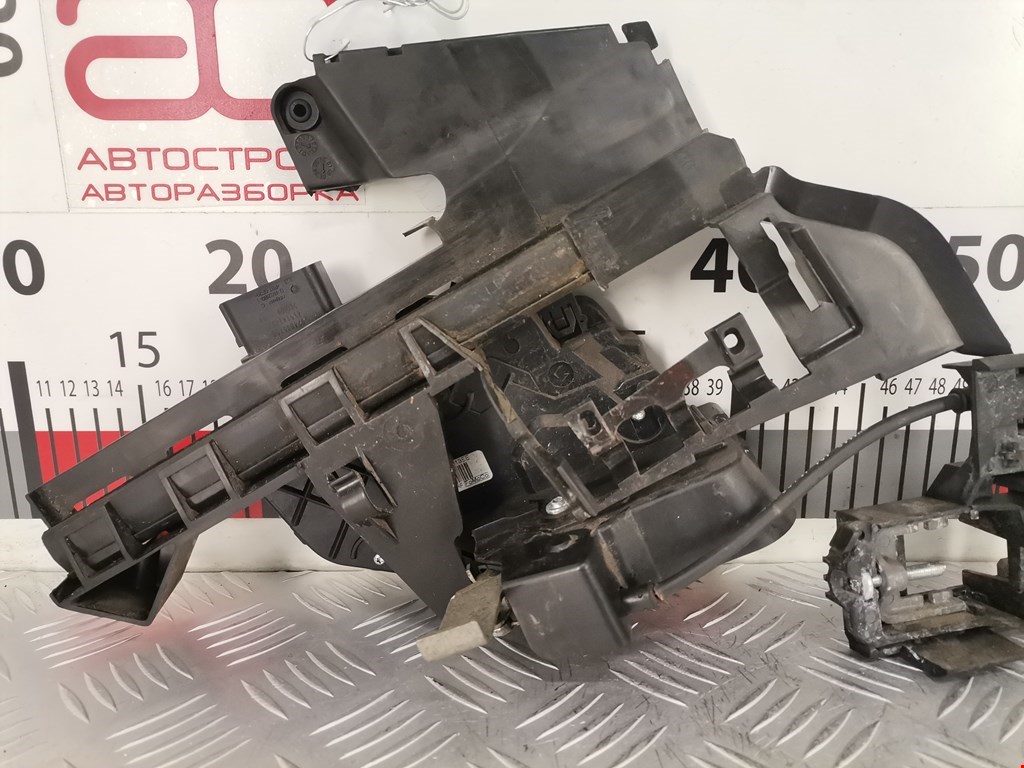 Замок двери задней левой FORD Focus II 2005-2011
