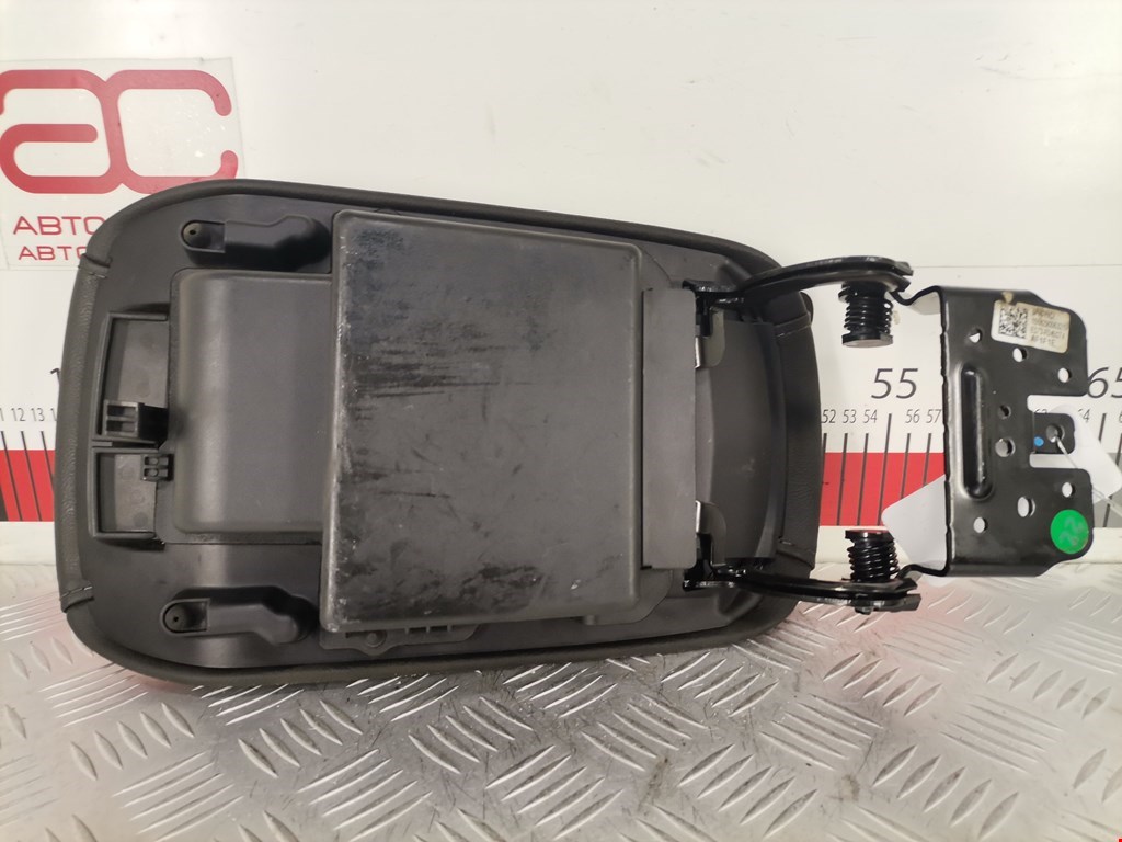 Подлокотник в салон FORD Mondeo V 2015-н.в.