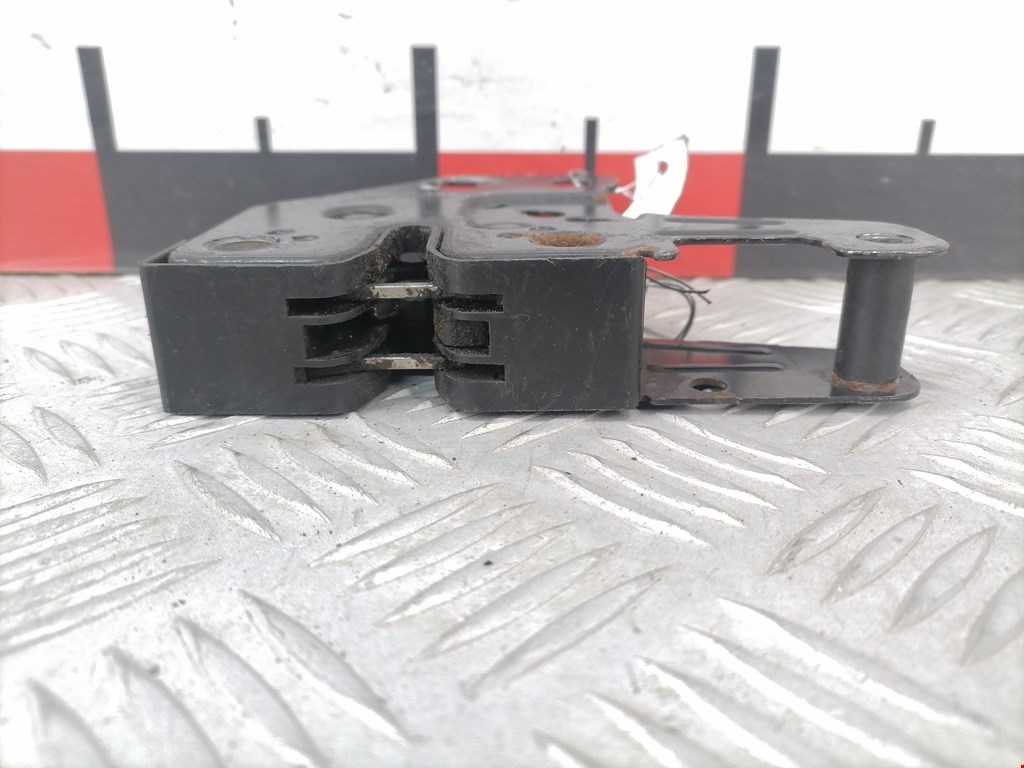Замок капота AUDI A4 B7 2004-2007