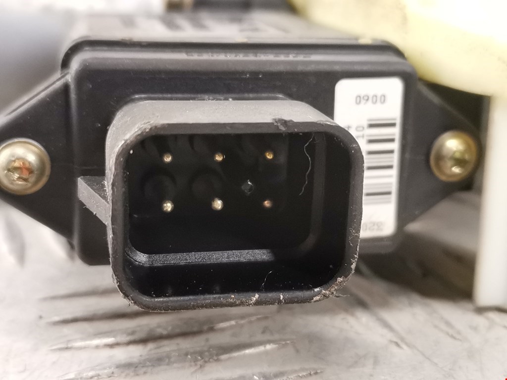 Стеклоподъемник задний правый MITSUBISHI Space Star 1999-2006