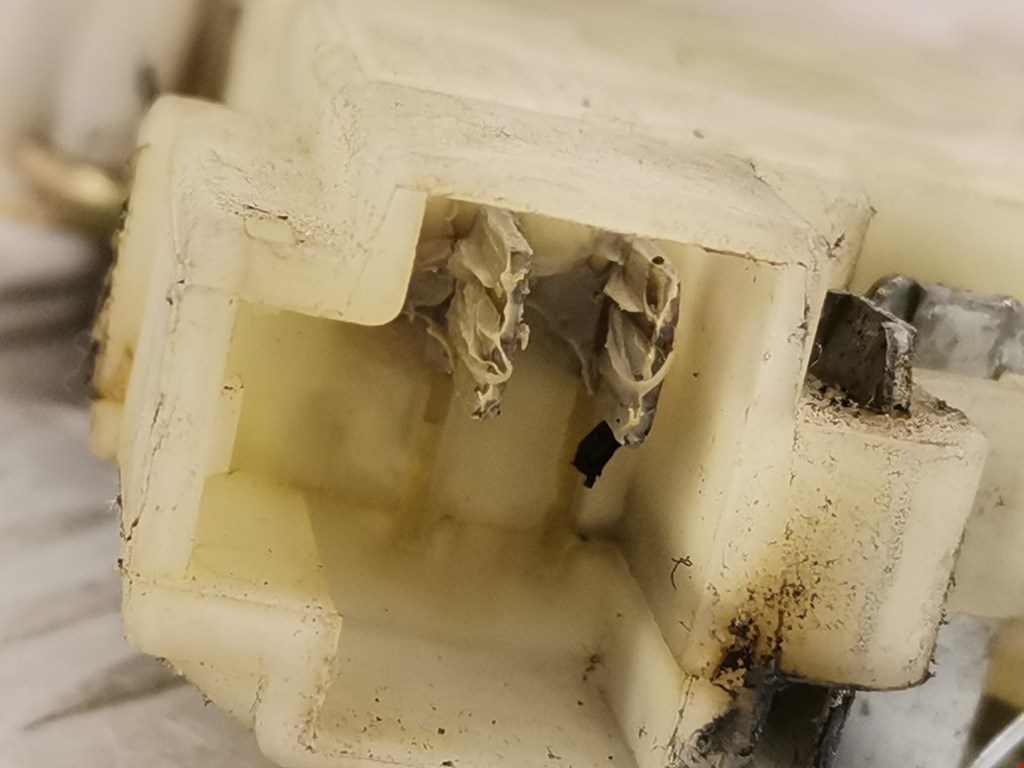 Замок двери задней правой SUBARU Impreza 2000-2007