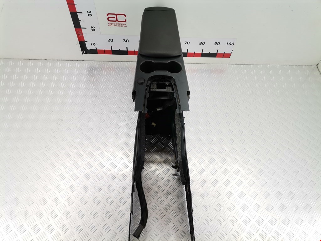 Подлокотник в салон PEUGEOT Partner 2008-2018