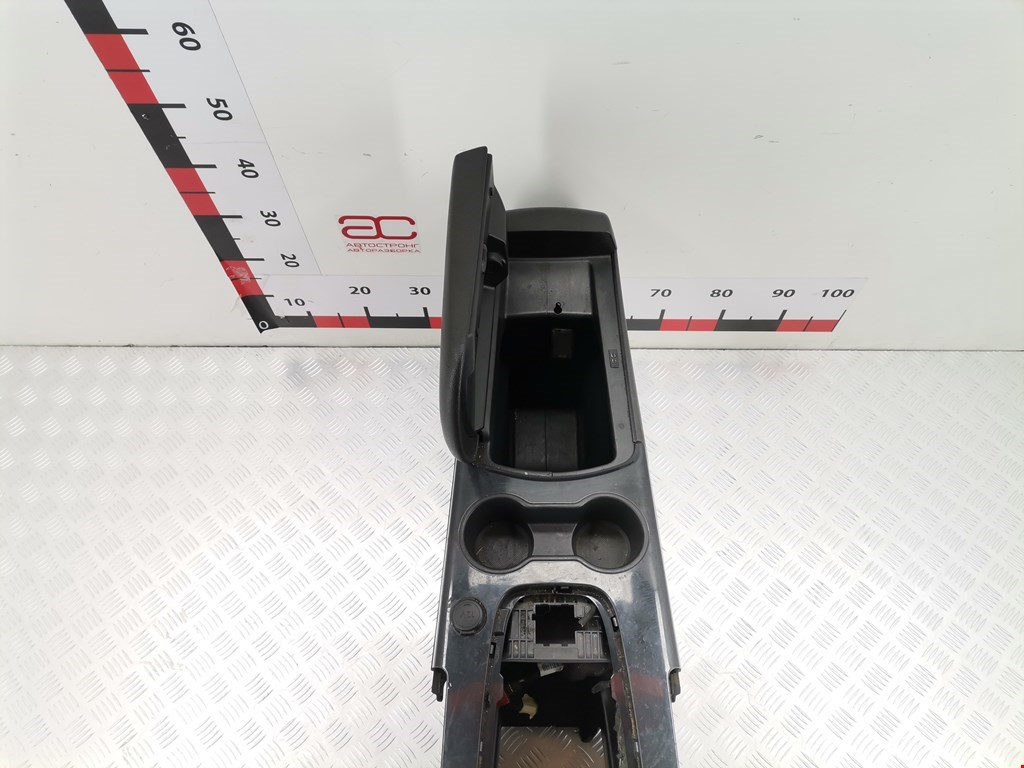 Подлокотник в салон PEUGEOT Partner 2008-2018