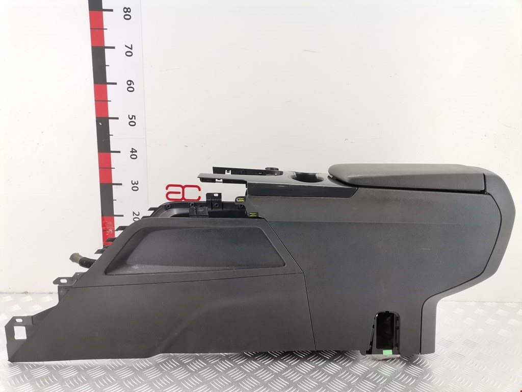 Подлокотник в салон PEUGEOT Partner 2008-2018