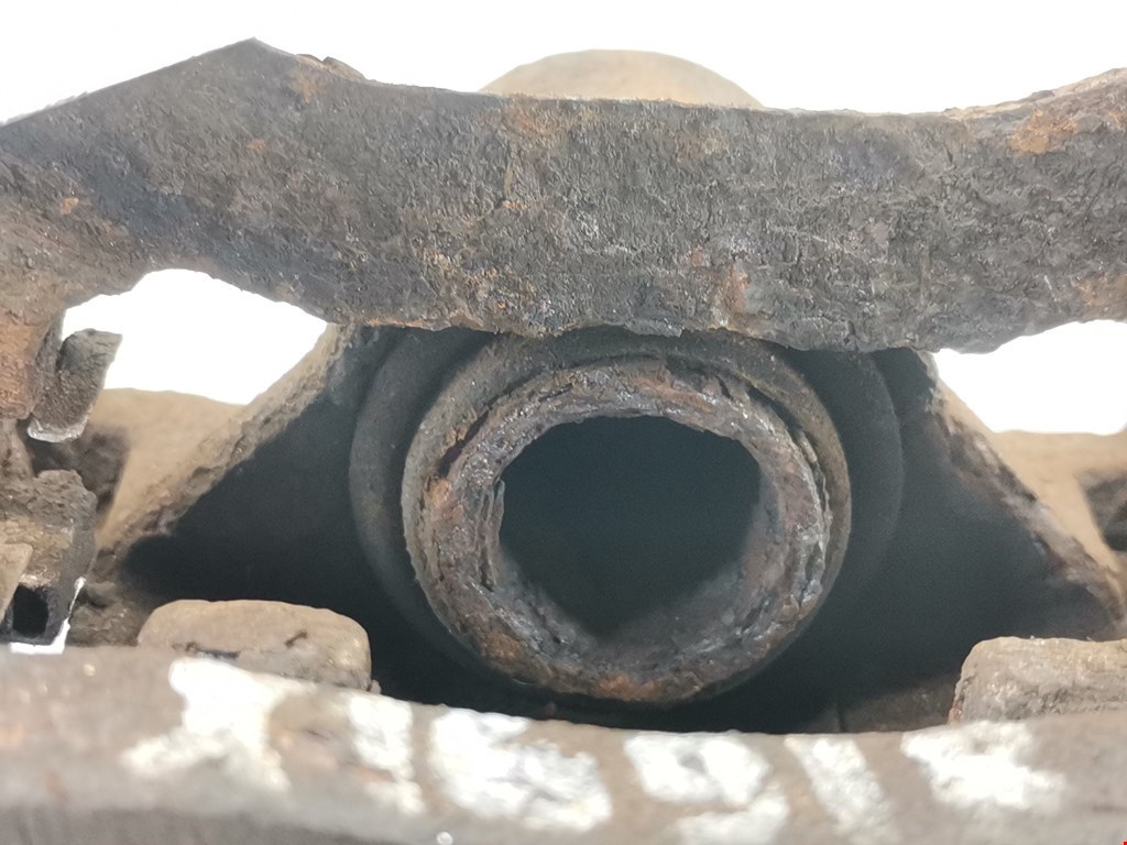 Суппорт задний правый SUBARU Impreza 2000-2007