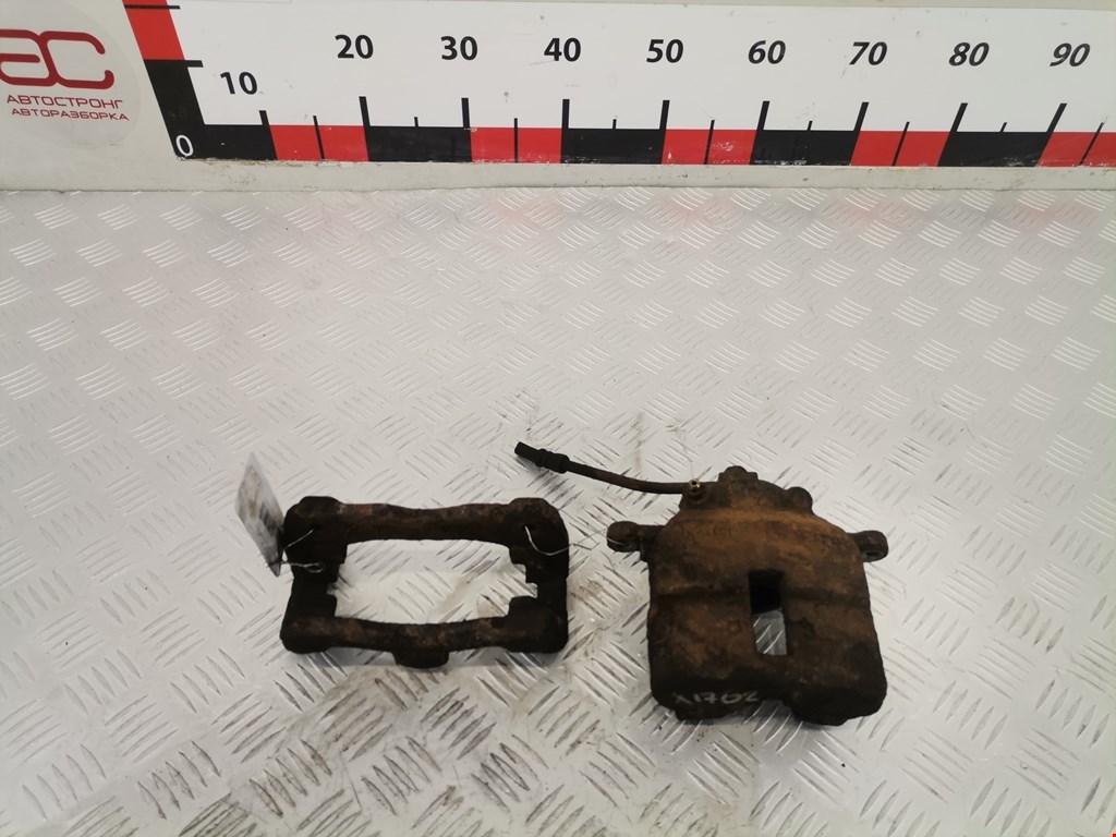 Суппорт передний правый CHRYSLER PT Cruser 2000-2010