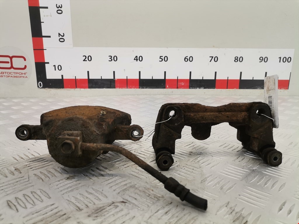 Суппорт передний правый CHRYSLER PT Cruser 2000-2010