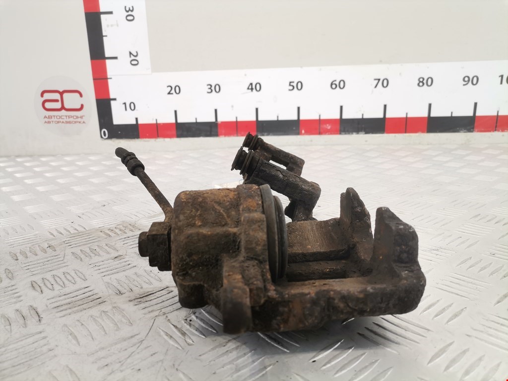 Суппорт передний правый CHRYSLER PT Cruser 2000-2010