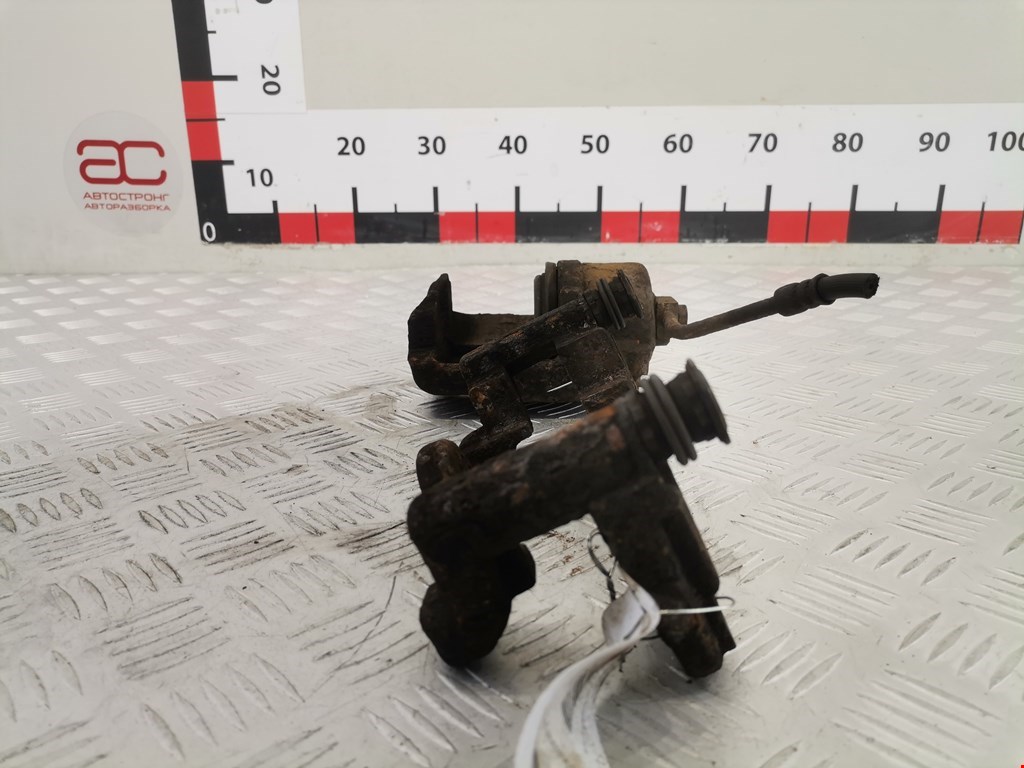 Суппорт передний правый CHRYSLER PT Cruser 2000-2010