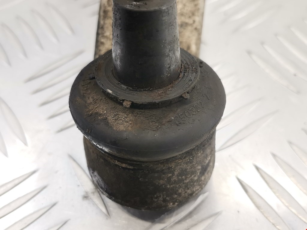 Рычаг передний правый AUDI A4 B5 1995-2001